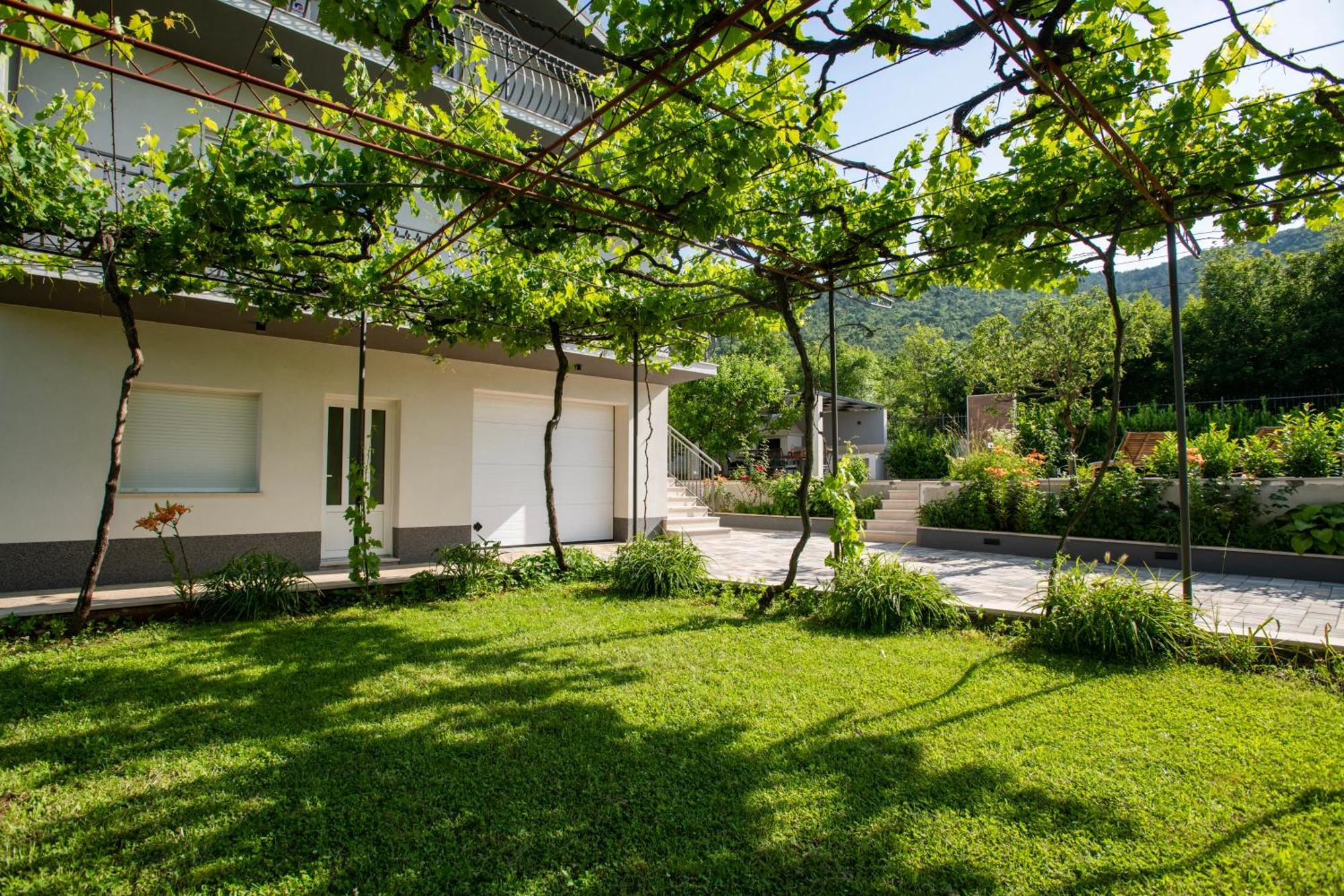 Villa Latica Dicmo Eksteriør billede